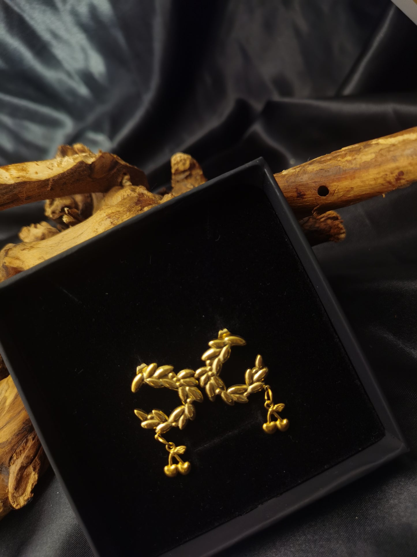 Ohrringe Kirsche aus 18 Karat vergoldetem Titanstahl GMJE007