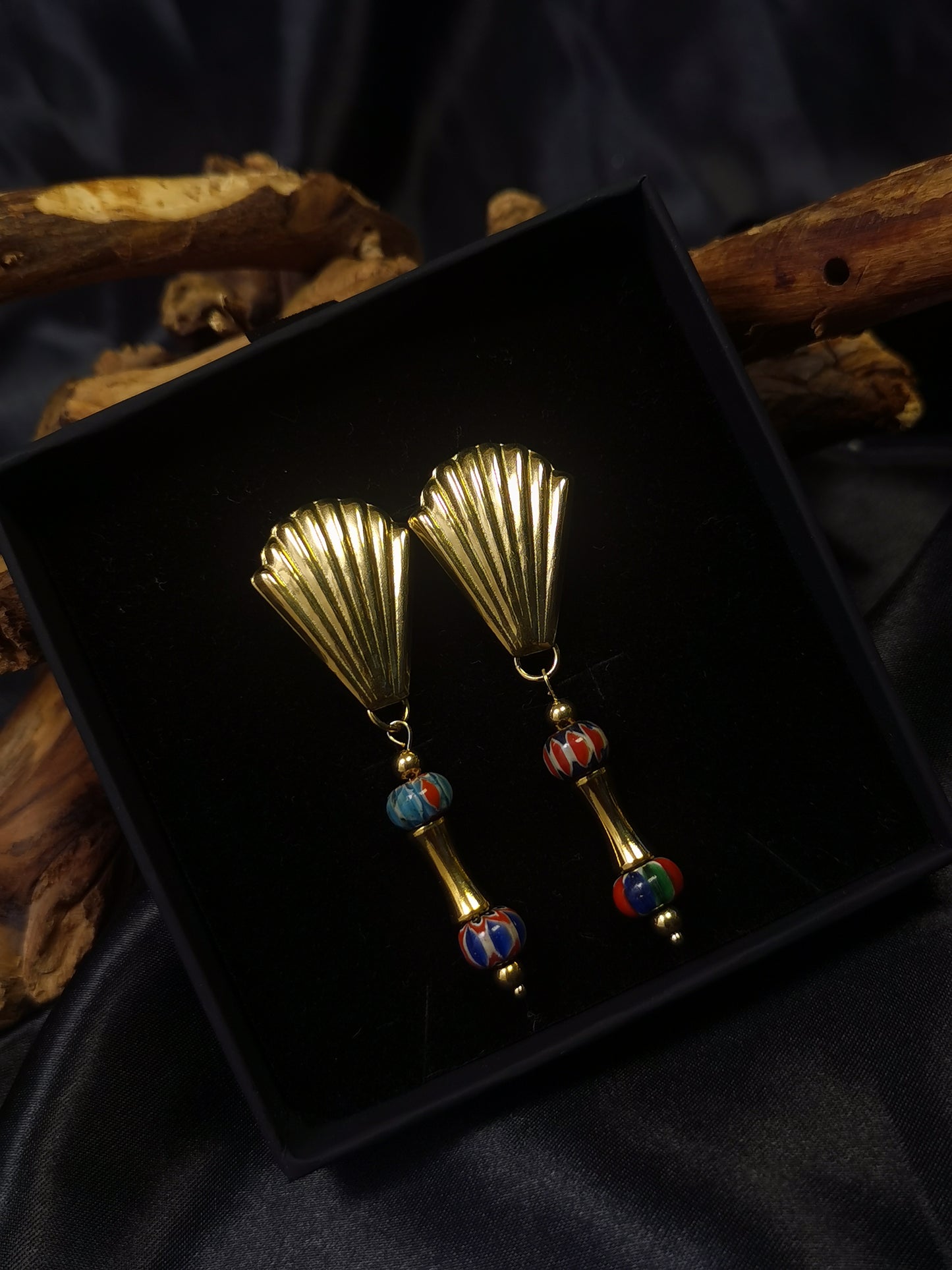 Shell shaped Earrings 18k gold-plated Titanium Steel Nepal natural stone GMJE011