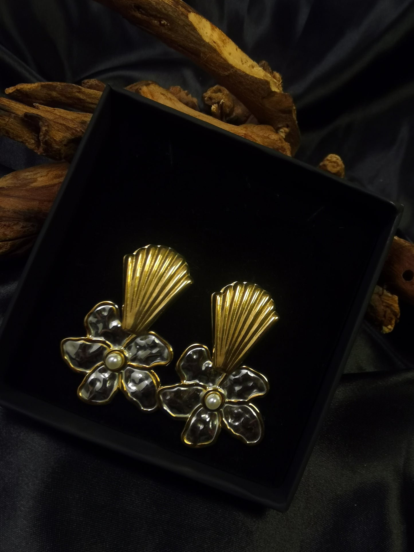 Shell Shaped Earrings 18k gold-plated Titanium Steel Silver Flower pendant GMJE026