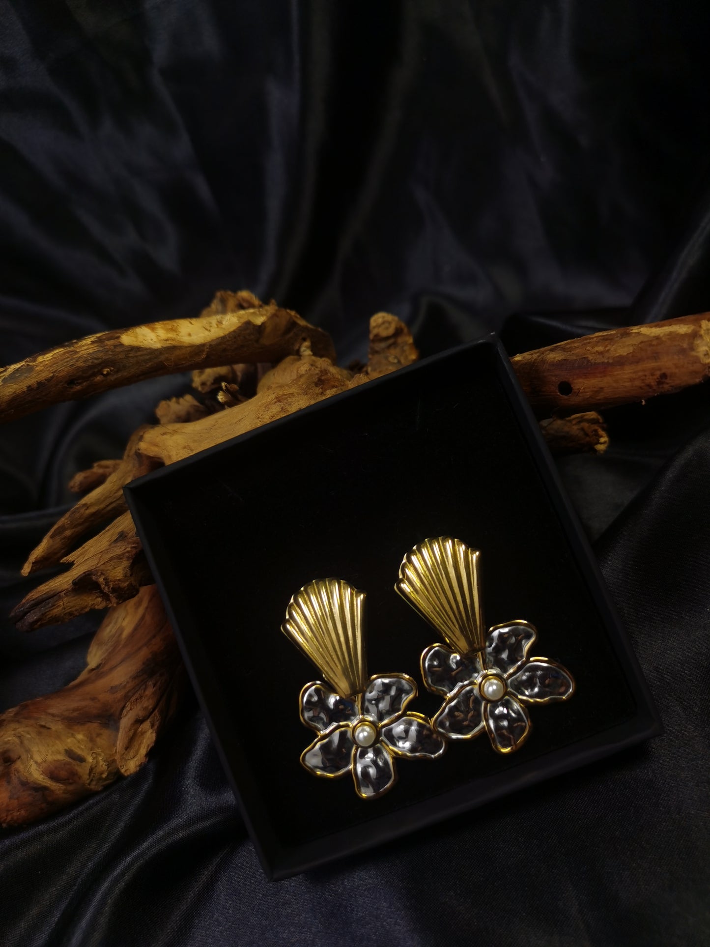 Shell Shaped Earrings 18k gold-plated Titanium Steel Silver Flower pendant GMJE026