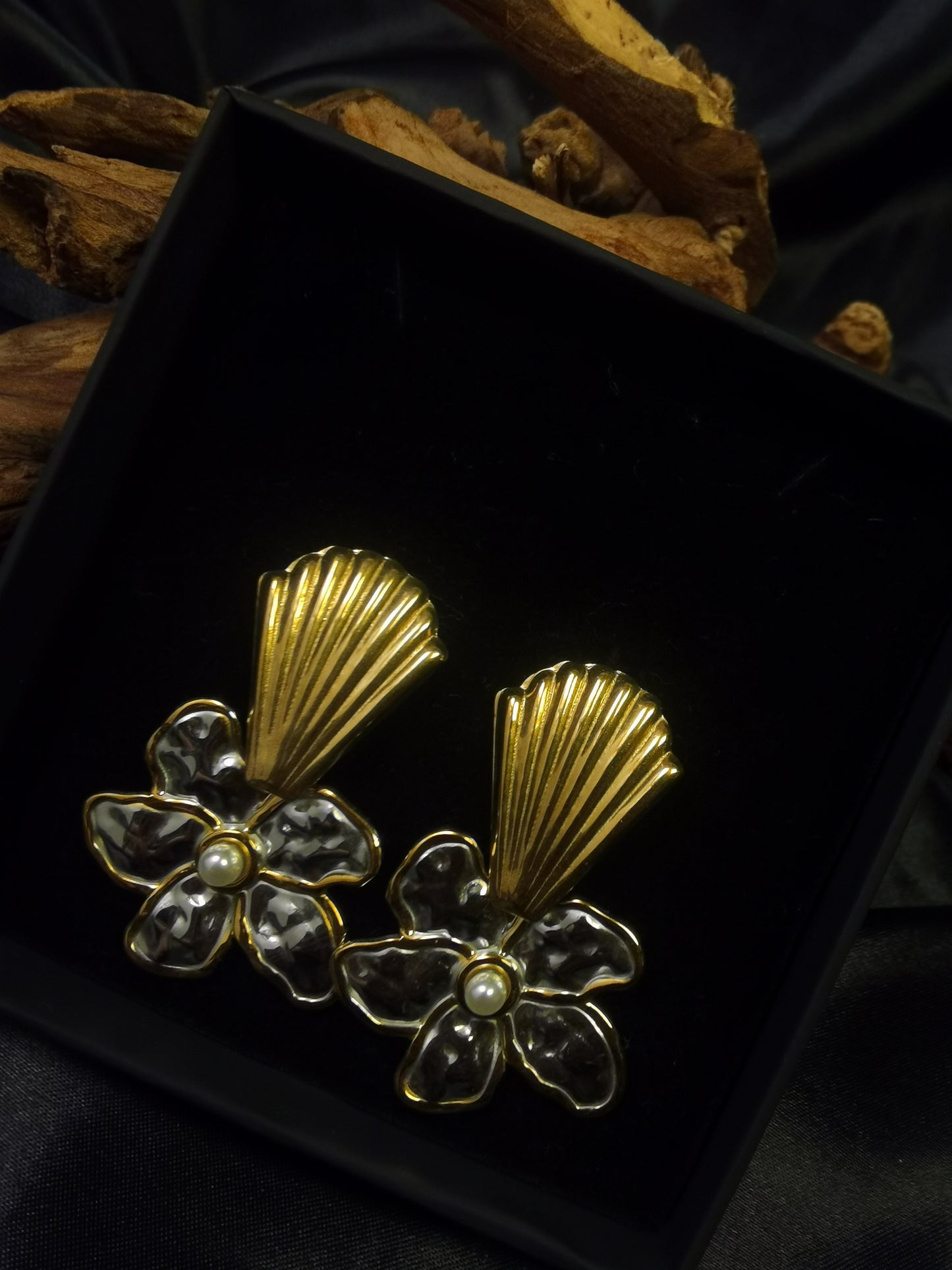 Shell Shaped Earrings 18k gold-plated Titanium Steel Silver Flower pendant GMJE026
