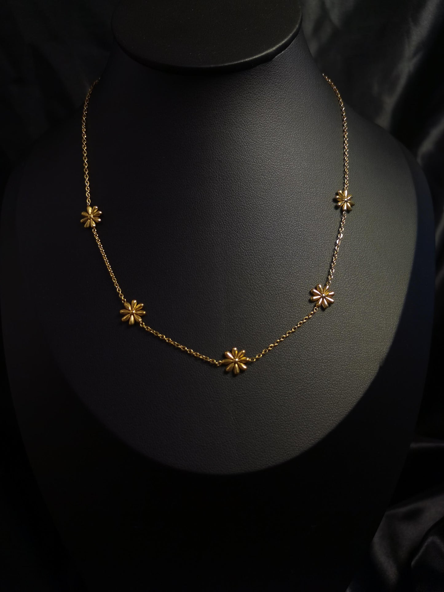 Tiny Daisy Necklace 18k gold-plated Titanium Steel chain Trendy Jewelry 2025 GMJN026