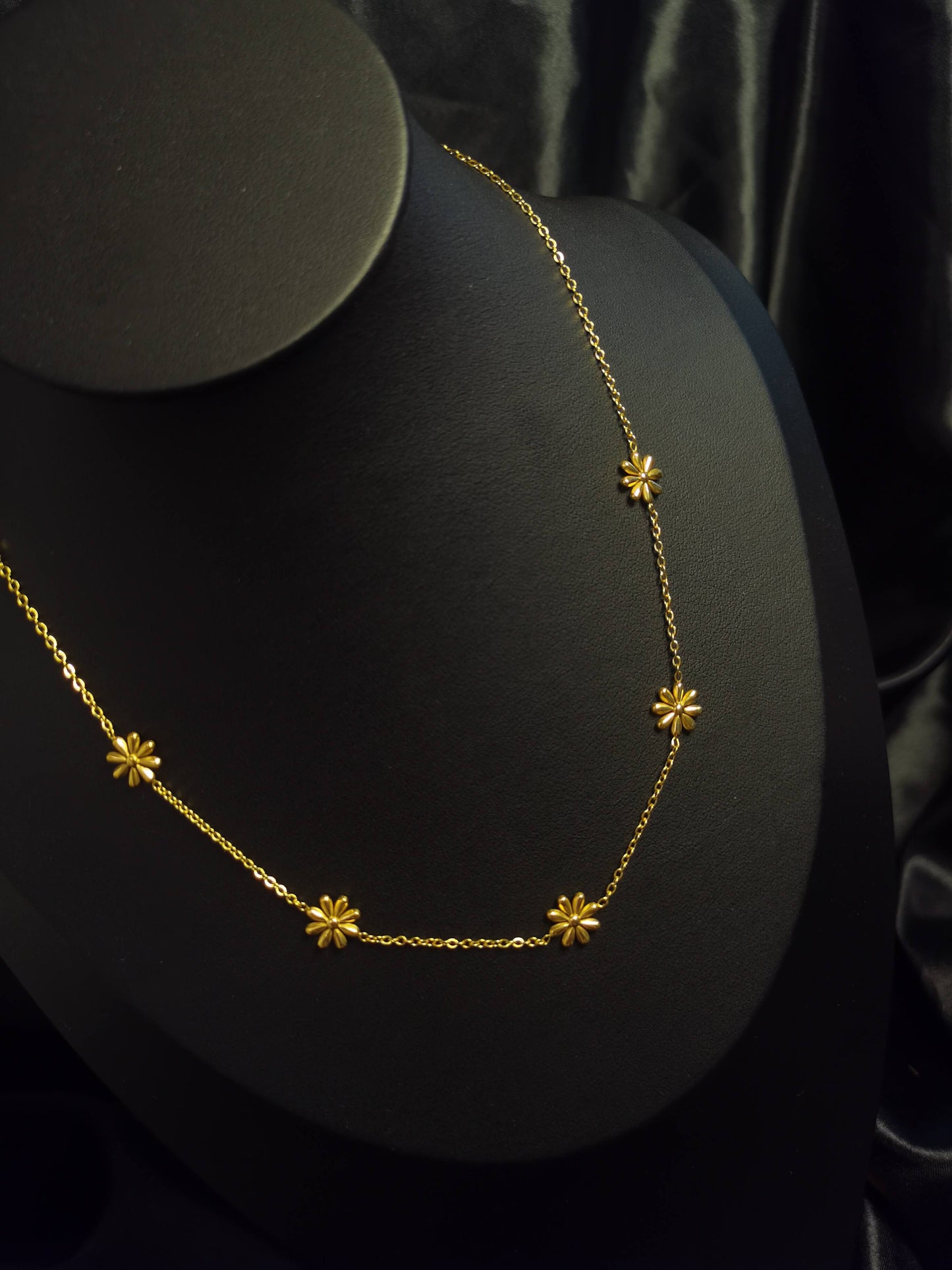 Tiny Daisy Necklace 18k gold-plated Titanium Steel chain Trendy Jewelry 2025 GMJN026