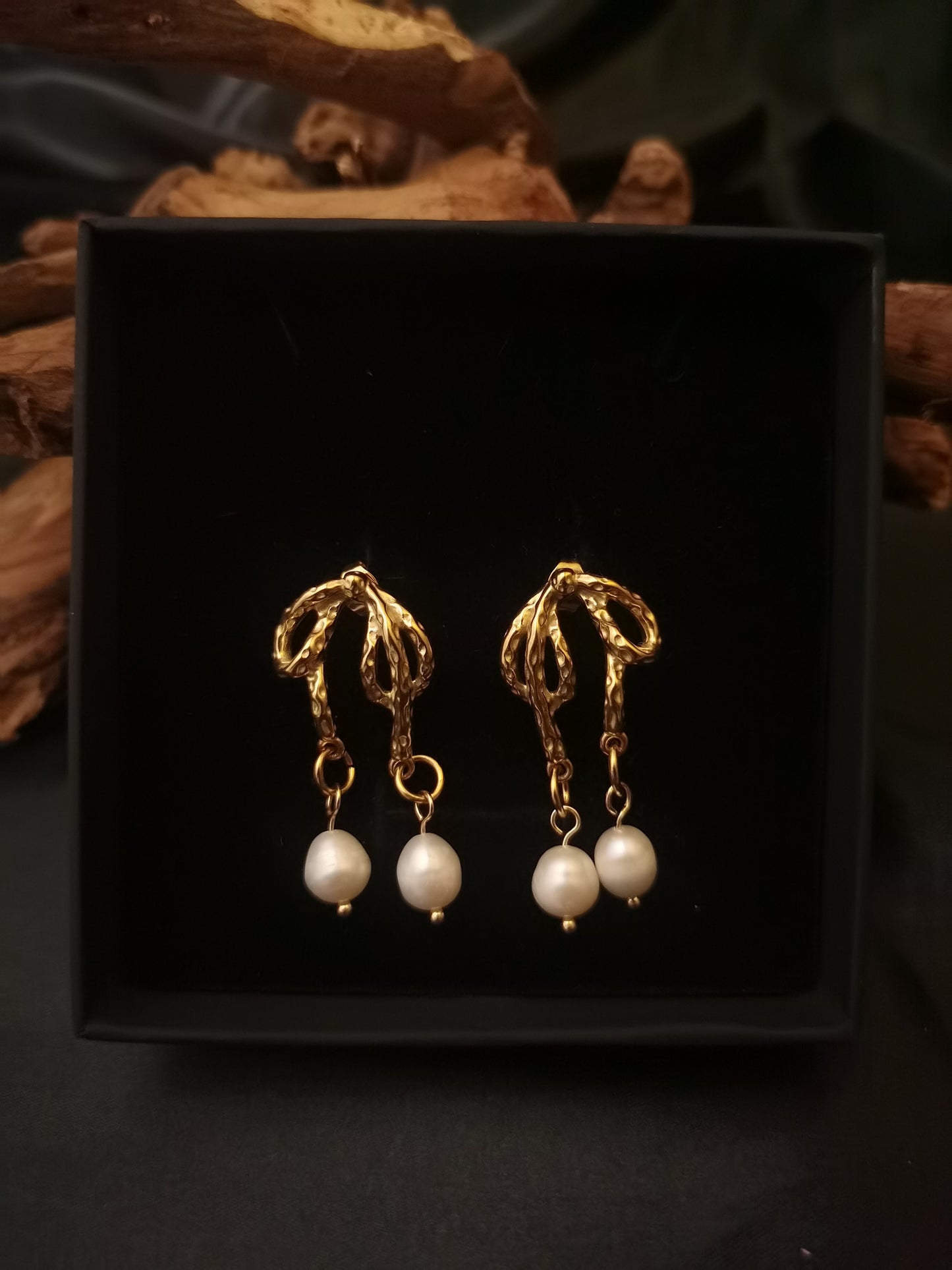 Bowk not Earrings freshwater pearl 18k gold-plated Titanium Steel GMJE003