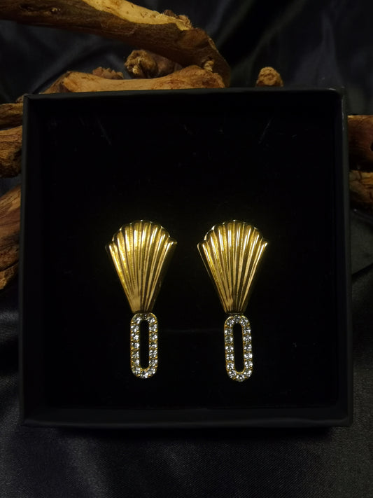 Shell Shaped Earrings 18k gold-plated Titanium Steel Zircon Hoop pendant GMJE024