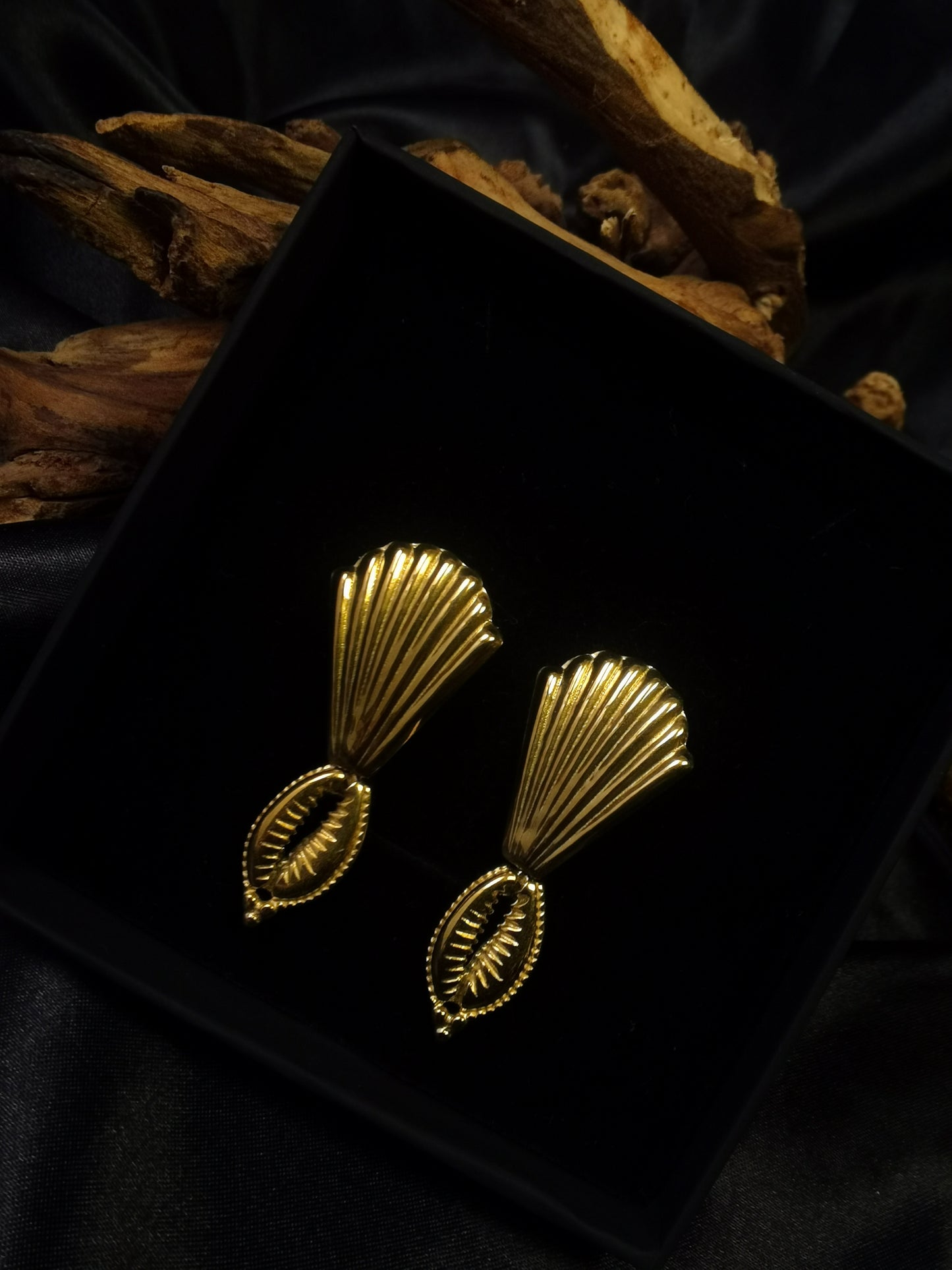 Shell Shaped Earrings 18k gold-plated Titanium Steel Shell pendant GMJE022