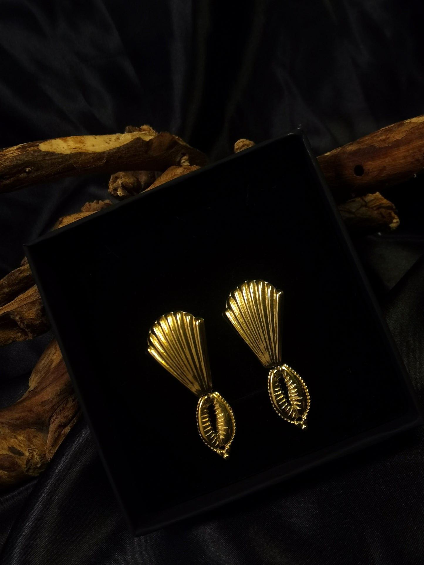 Shell Shaped Earrings 18k gold-plated Titanium Steel Shell pendant GMJE022