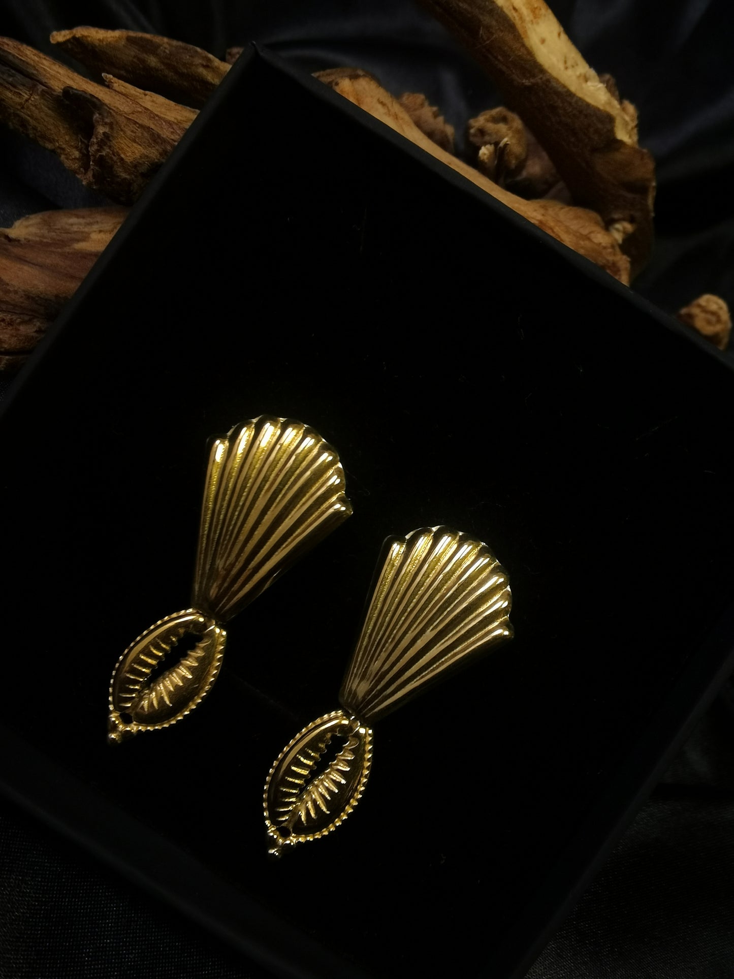 Shell Shaped Earrings 18k gold-plated Titanium Steel Shell pendant GMJE022