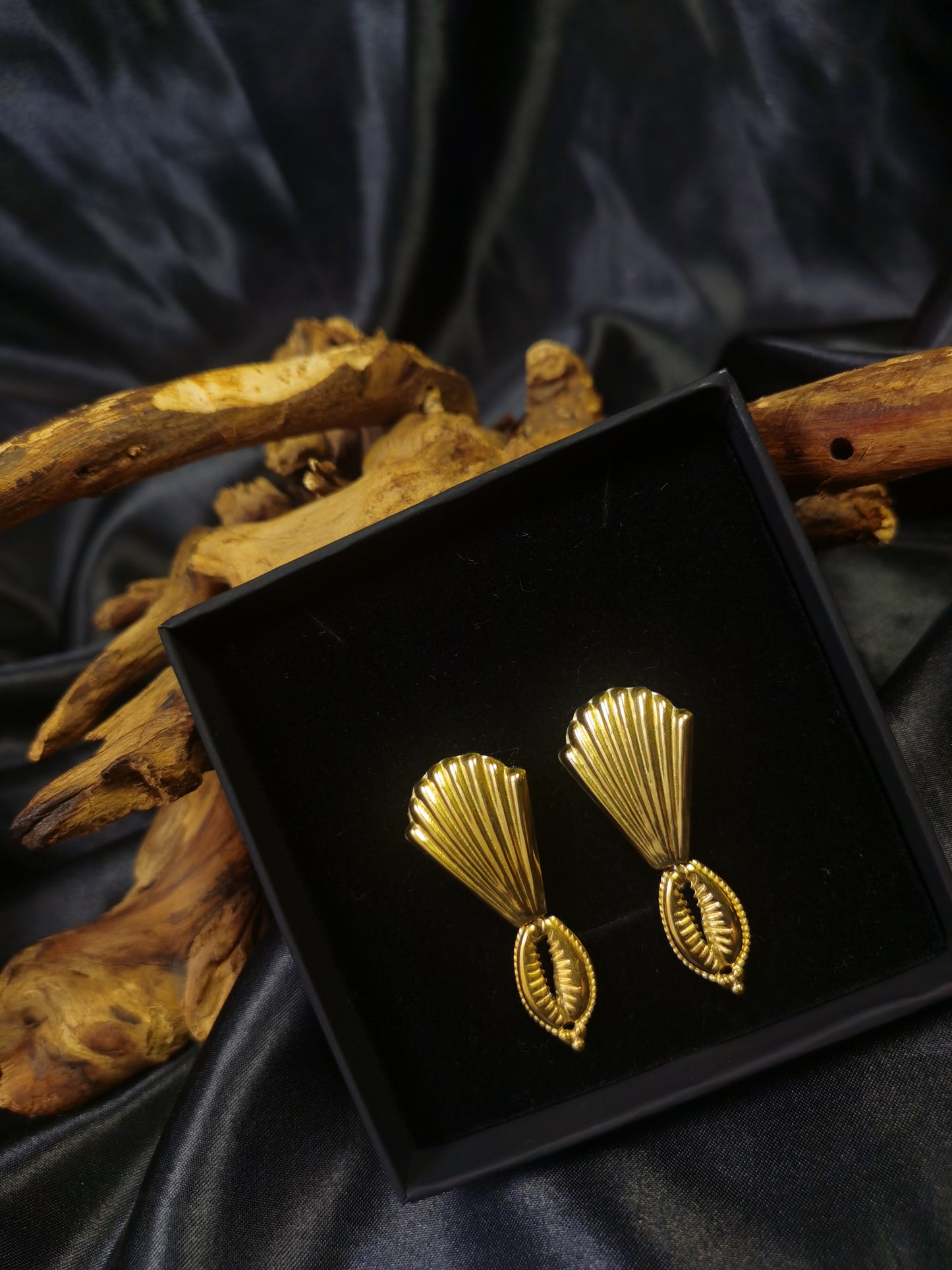 Shell Shaped Earrings 18k gold-plated Titanium Steel Shell pendant GMJE022