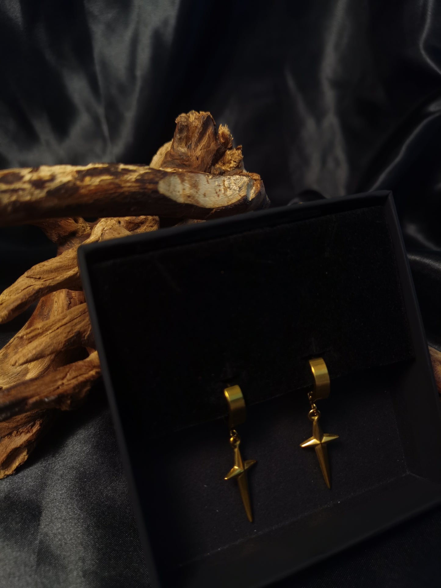 Huggie Cross Earrings 18k gold-plated Titanium Steel GMJE036