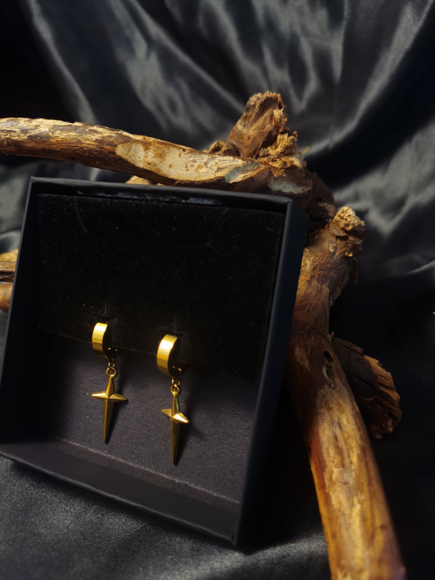 Huggie Cross Earrings 18k gold-plated Titanium Steel GMJE036