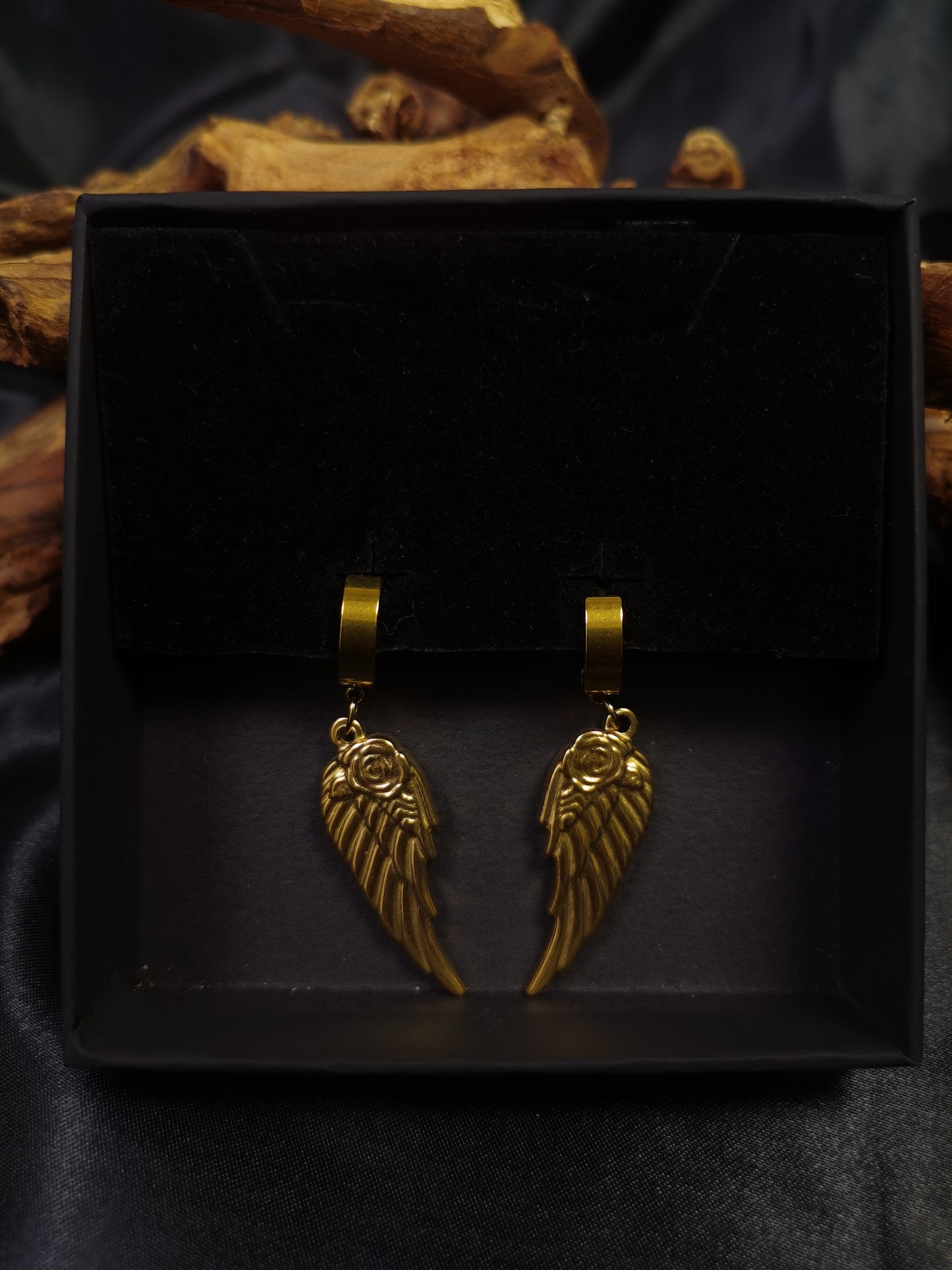 Huggie Angel Wings Earrings 18k gold-plated Titanium Steel GMJE040
