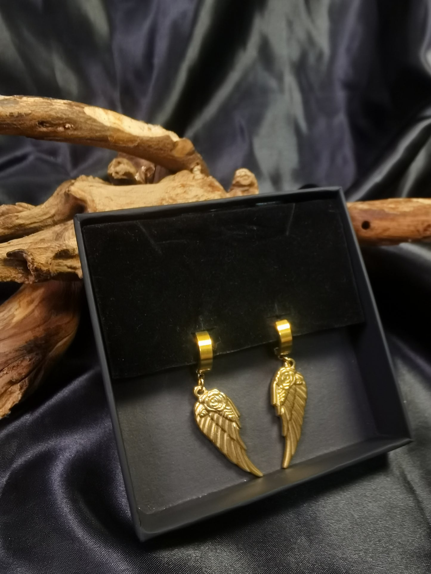 Huggie Angel Wings Earrings 18k gold-plated Titanium Steel GMJE040