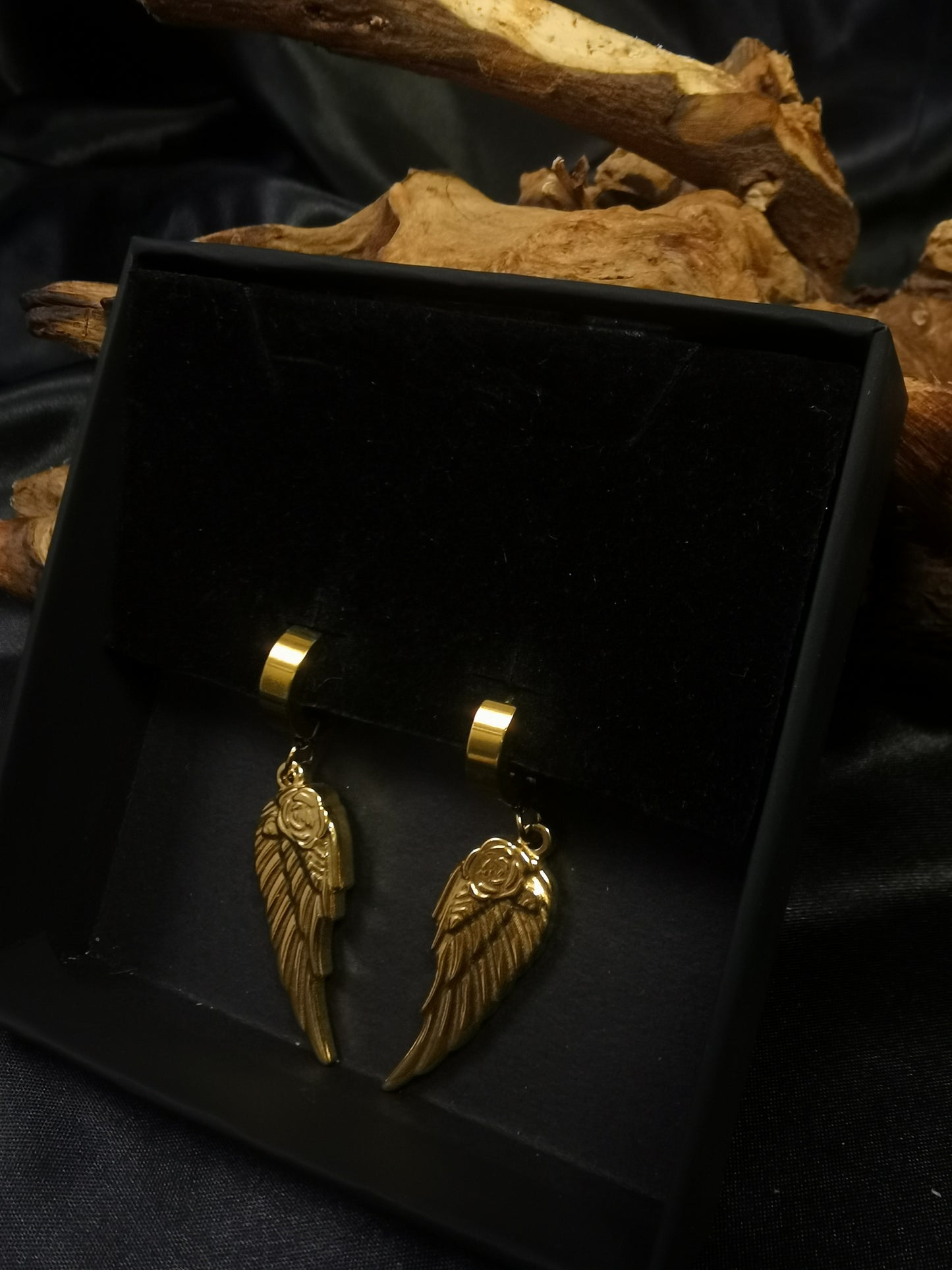 Huggie Angel Wings Earrings 18k gold-plated Titanium Steel GMJE040