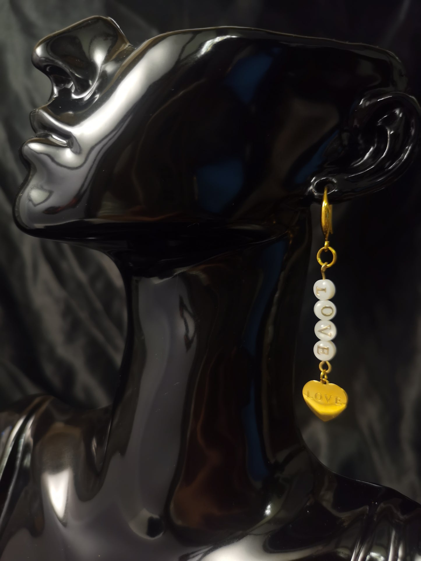 Ohrhaken Love Initialen Ohrringe 18k vergoldet Titan Stahl GMJE043