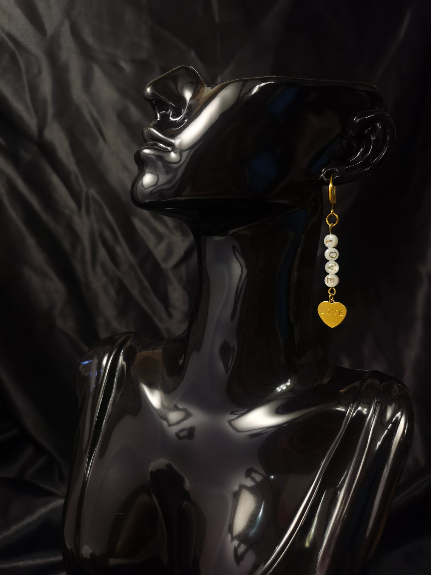 Ohrhaken Love Initialen Ohrringe 18k vergoldet Titan Stahl GMJE043