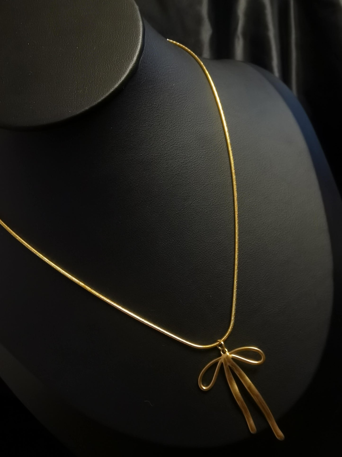 Bow knot belt Necklace 18k gold-plated Titanium Steel round snake chain Trendy Jewelry 2025 GMJN033