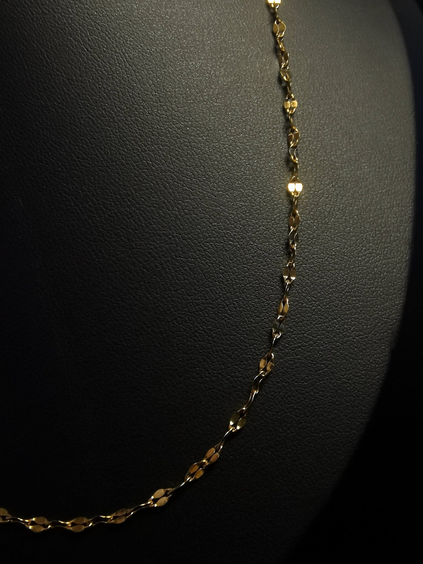 Lip Chain Necklace 18k gold-plated Titanium Steel Trendy Jewelry 2025 GMJBC015